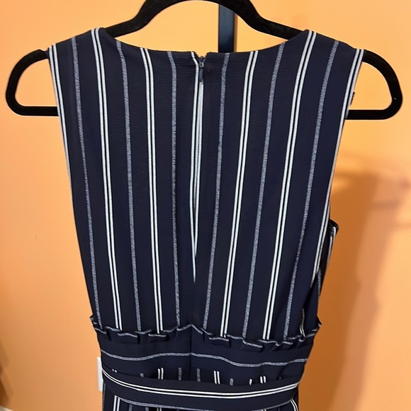 Black & white striped jumpsuit with belt size 8 - Picture 6 of 12